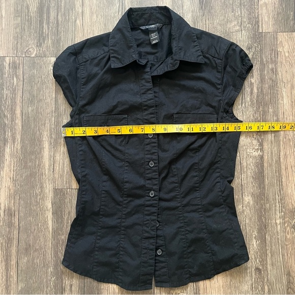 H&M Black Stretch Short Sleeves Fitted Buttoned Up Collared Shirt Casual Top 6 - Picture 9 of 9